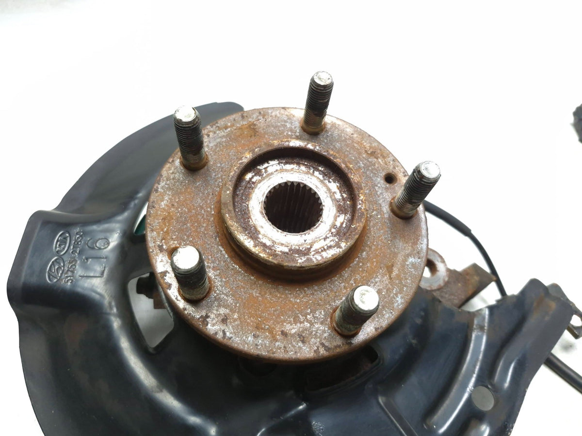 2015 Kia Optima Front Spindle Knuckle W/hub Left Driver Side OEM