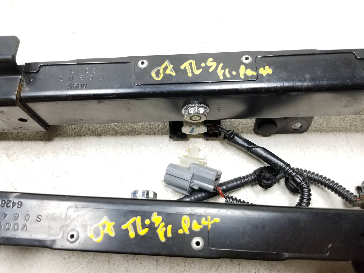 2007 Acura Tl Seat Track Rail Front Passenger Side Right OEM