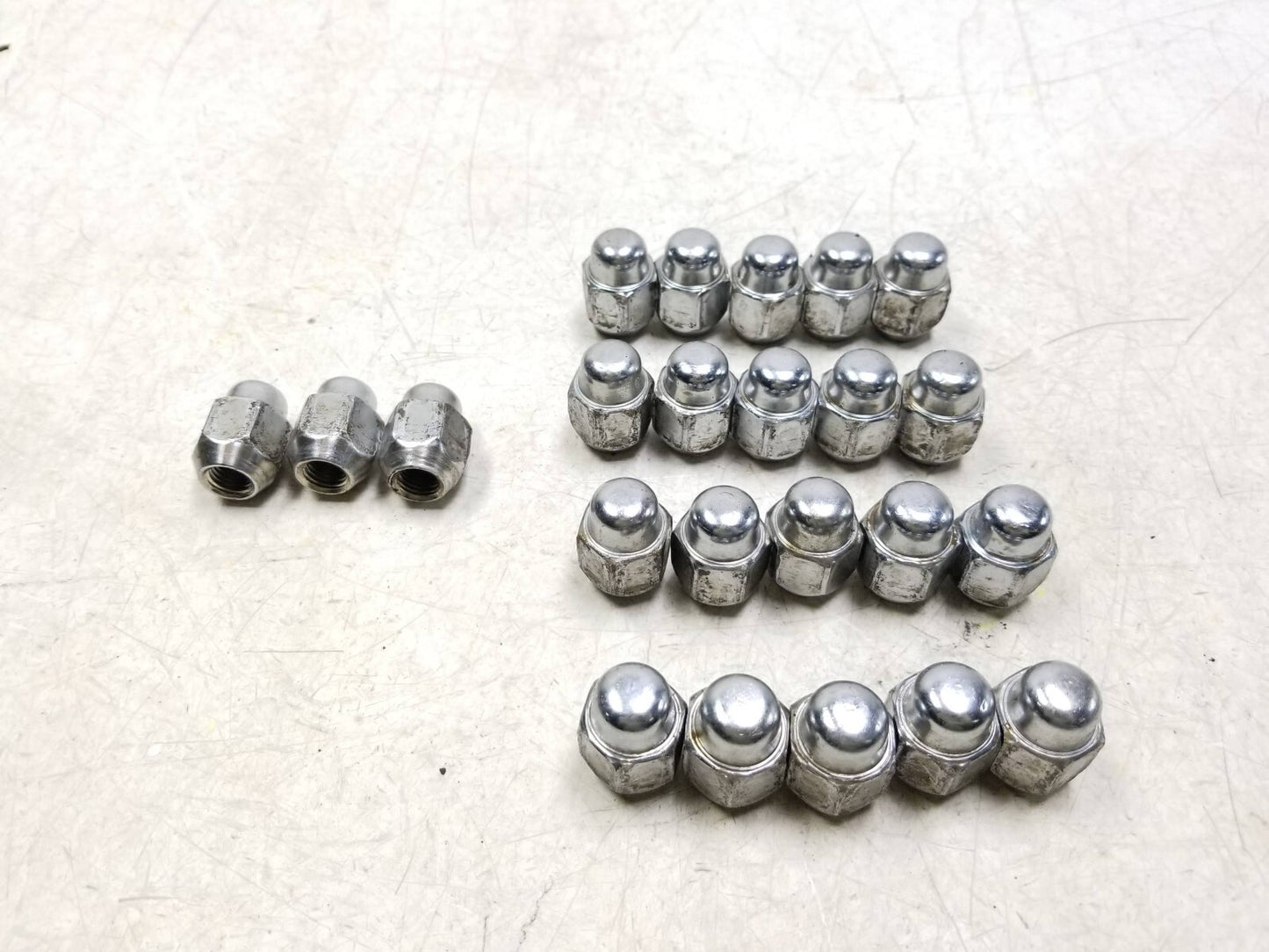 2011 - 2016 Kia Sportage Wheel Lug Nut 23pcs OEM