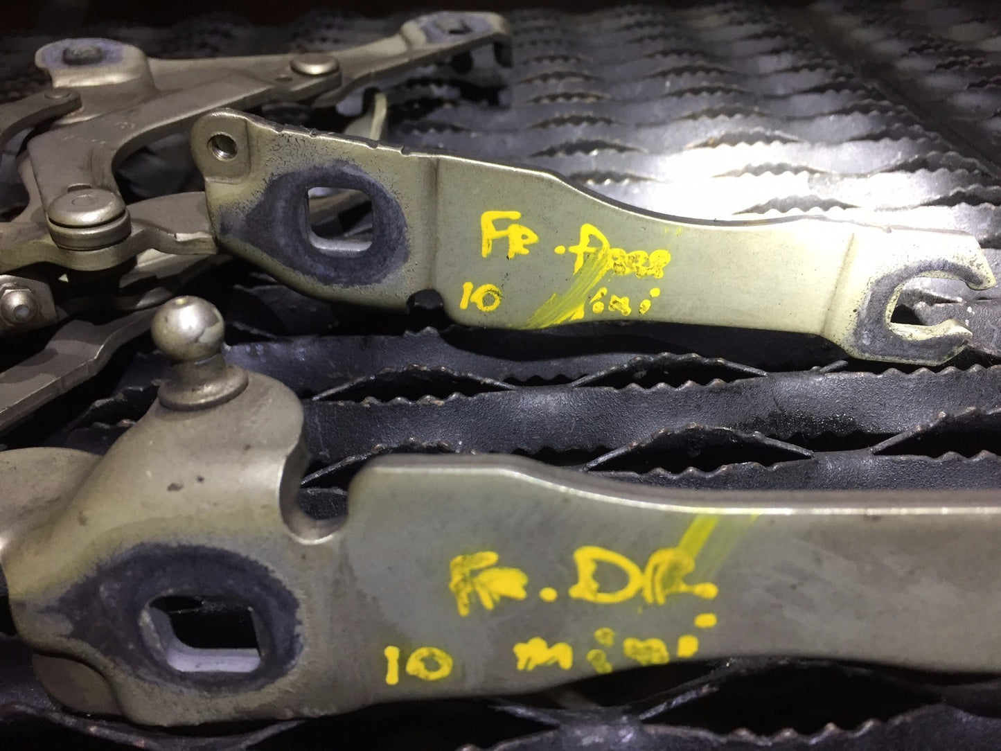 07 08 09 10 11 12 13 14 15 Mini Cooper Hood Hinge Right & Left Pair OEM