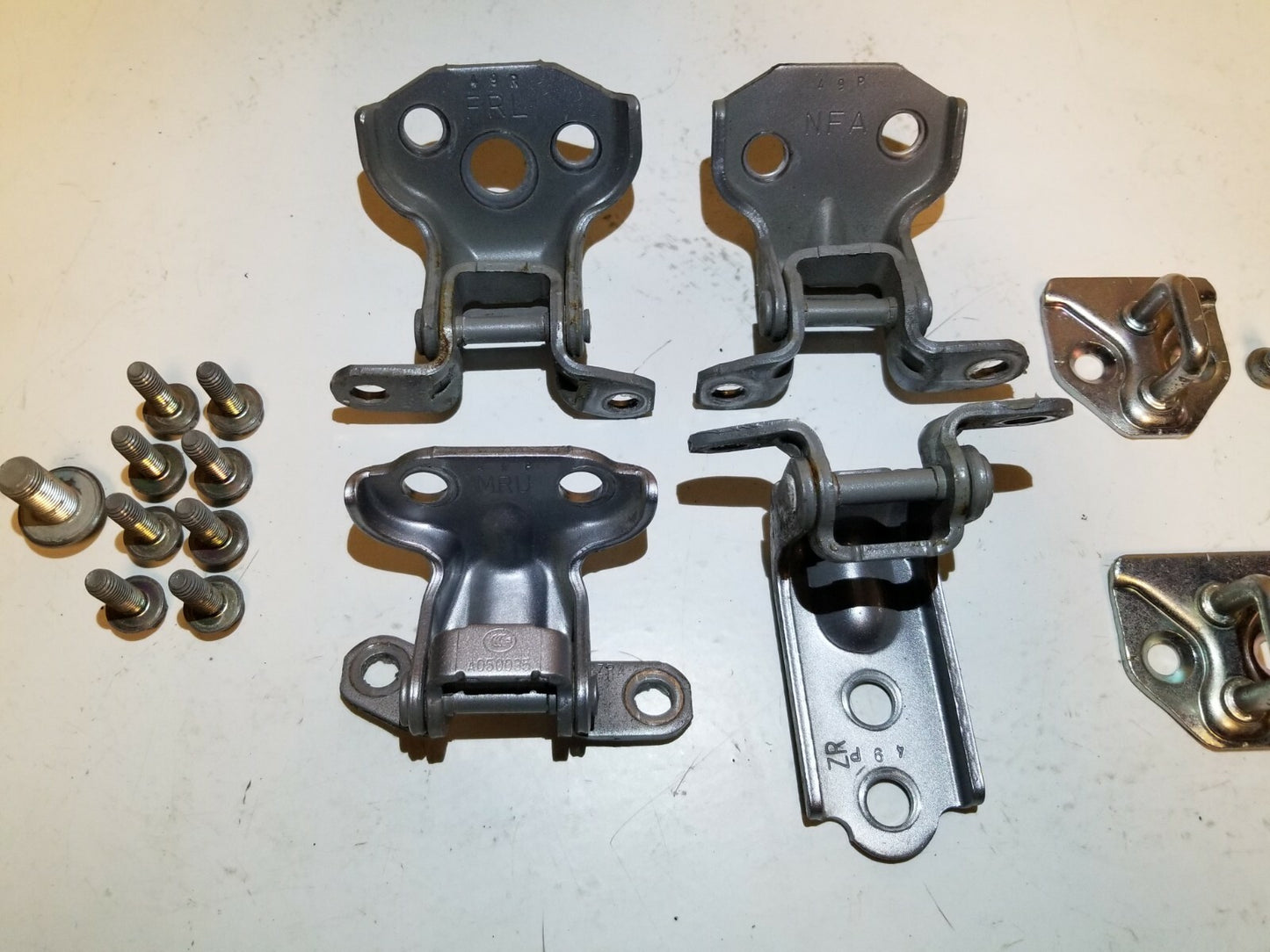 2015 Subaru Forester Front Passenger Door Hinge & Latch 6pcs OEM