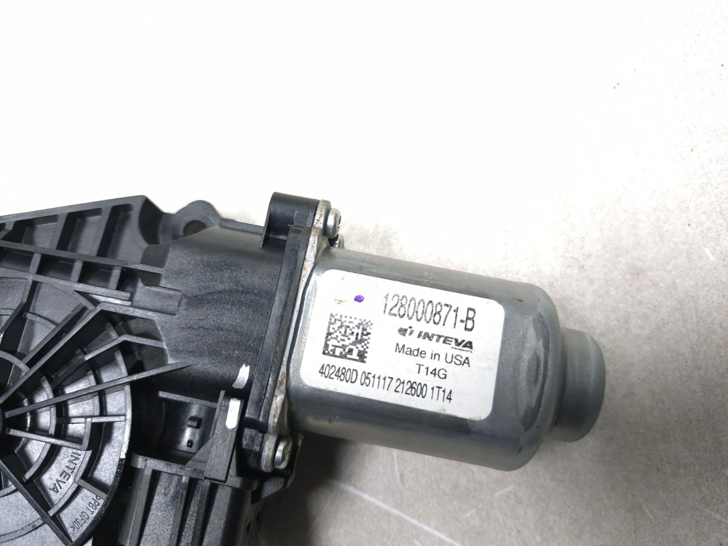 2018 Chrysler 300 Limited AWD Front Passenger Side Window Regulator Motor OEM