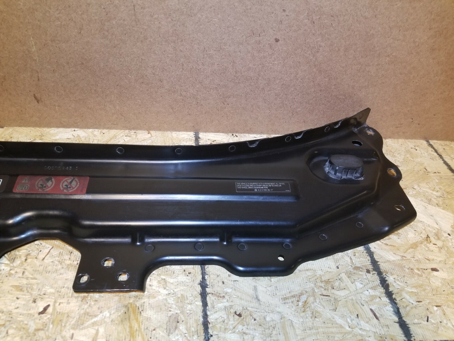 2010 Mercedes R350 Front Upper Radiator Bracket Support OEM