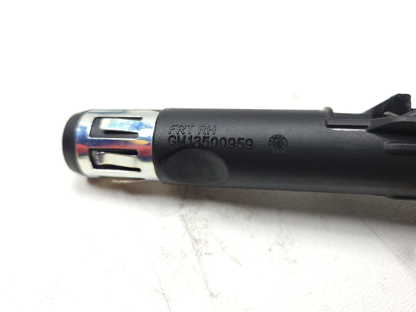 17 22 Buick Encore Seat Side Trim W/ Guide Sleeve Front Passenger Side Right OEM