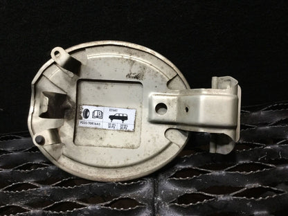 01 02 03 04 05 06 07 Ford Escape Gas Fuel Tank Filler Lid Door OEM