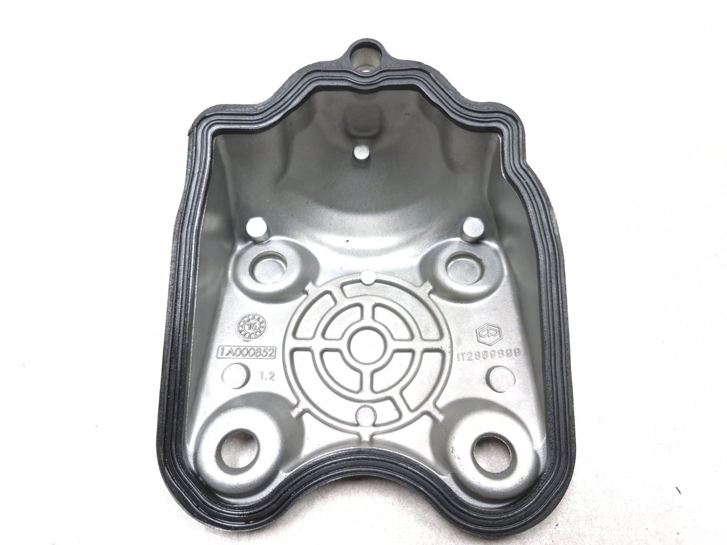 2018 Piaggio Bv 350 Water Pump Cover & Cylinder Head Cap Pair OEM
