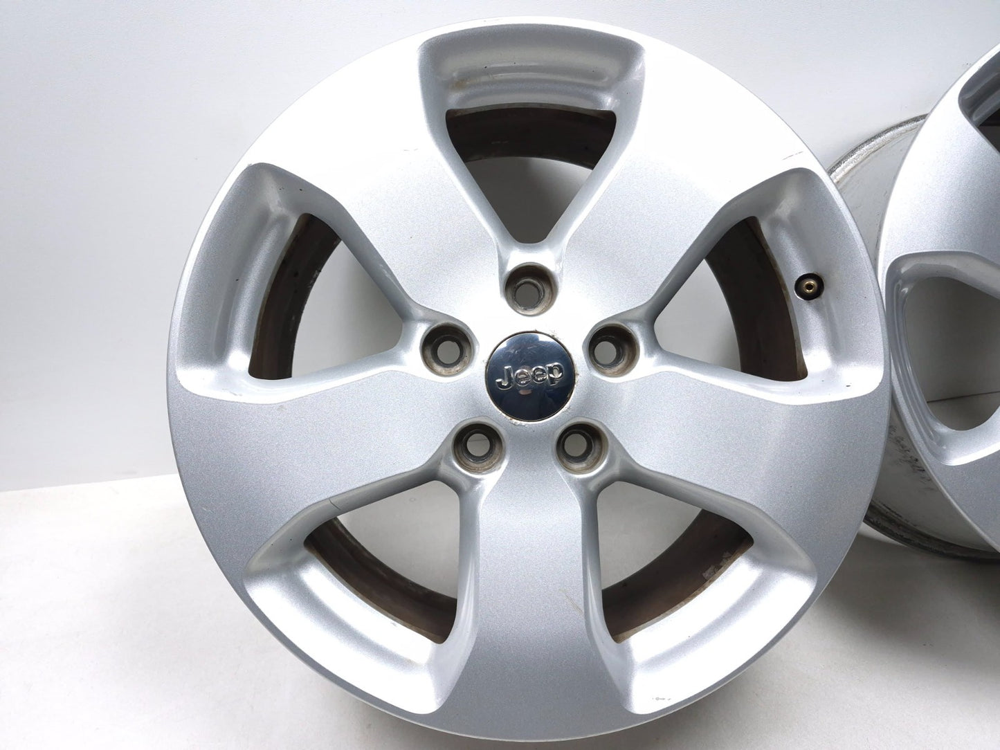 2012 Jeep Grand Cherokee Wheel Rim 18"x8 2pcs OEM