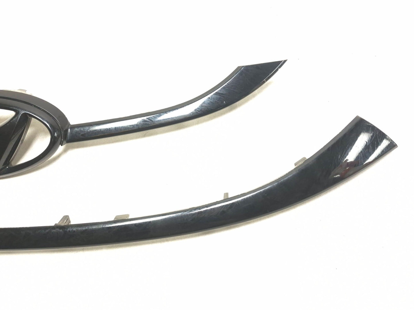 2014 Hyundai Elantra Gt Front Bumper Grille Molding Pair OEM