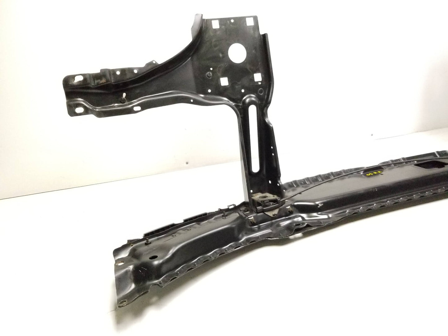 2007 Range Rover Upper Radiator Support Bracket OEM