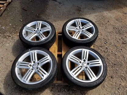 2012 VW Golf GTI Wheel Rim W/ Tire 225/40zr18 4pcs OEM