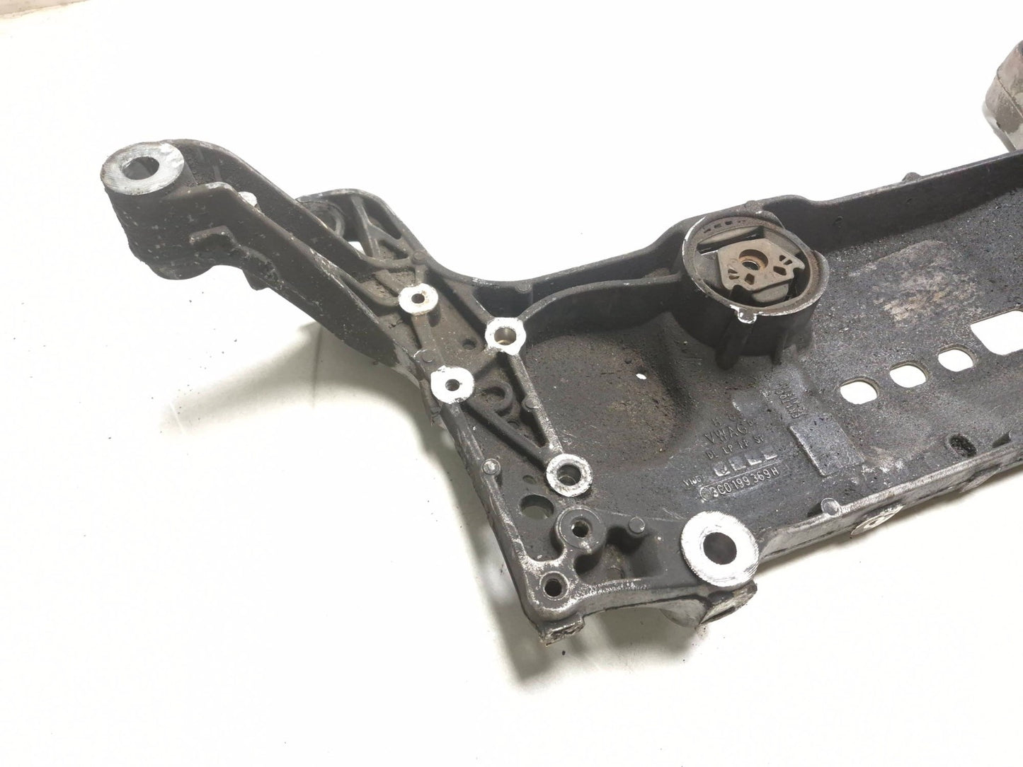 2011 Volkswagen Tiguan 2.0l Front Subframe Crossmember OEM