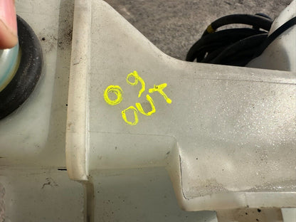 07-13 Mitsubishi Outlander Windshield Washer Reservoir Tank W/tube 2.4l 3.0l