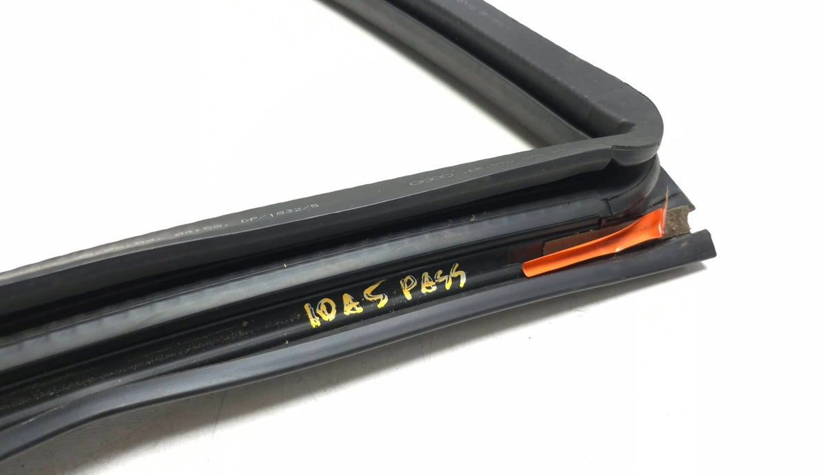 2010 Audi A5 Front Door Weatherstrip Seal Passenger Side 3 Pcs 8t0-837-912-g OEM