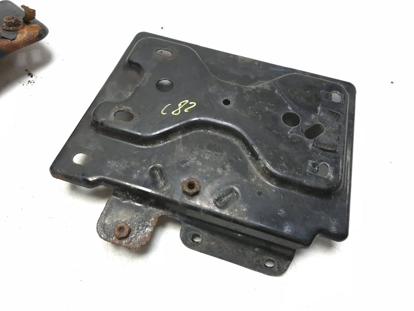 2013 Cadillac Escalade Esv Battery Tray & Air Cleaner Support Set OEM