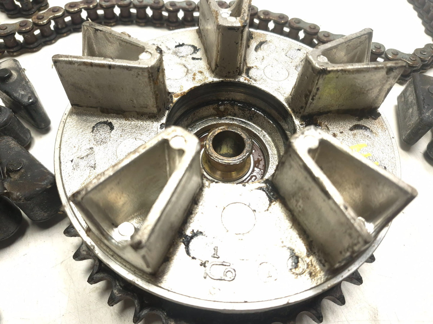 1997 Honda Magna Vf750c Drive Chain Rear Sprocket OEM