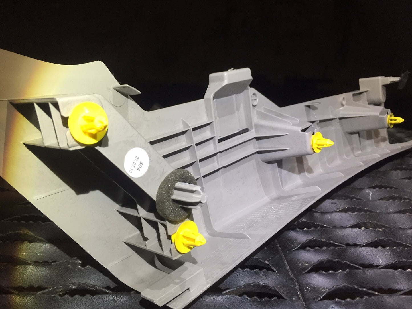 05 06 07 08 09 10 11 Volvo S40 Left Driver Side Lower C Pillar OEM