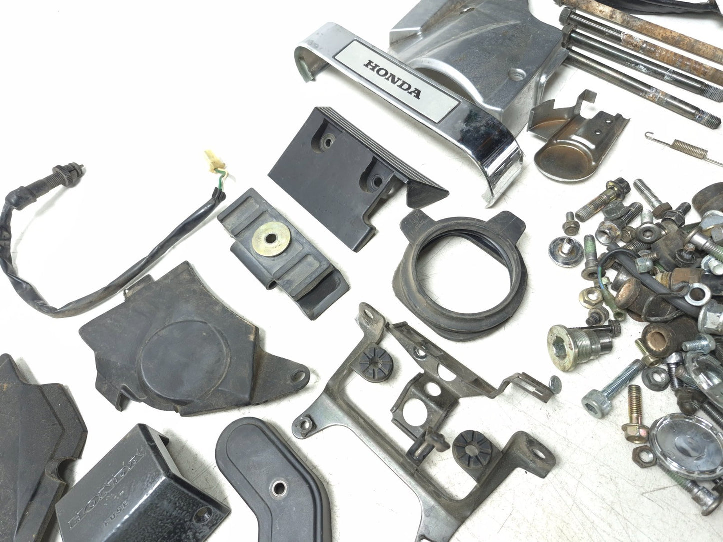 1985 Honda Shadow Vt500c Misc Bolt & Hardware Bracket OEM