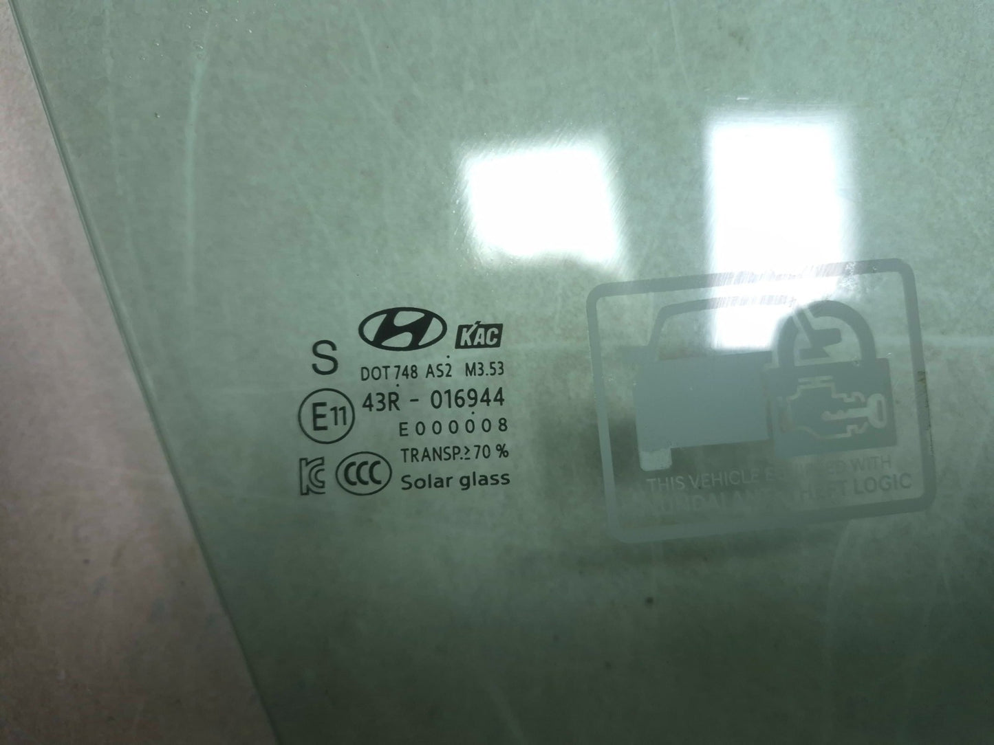 2019 Hyundai Kona Front Door Window Glass Right Passenger Side OEM