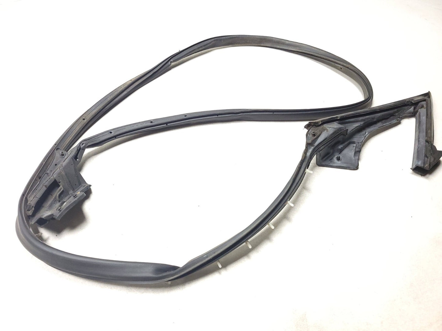 2013-2016 Hyundai Genesis Coupe Door Weatherstrip Seal Left Driver Side OEM