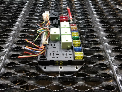 2004 Range Rover Rear Engine Fuse Box OEM