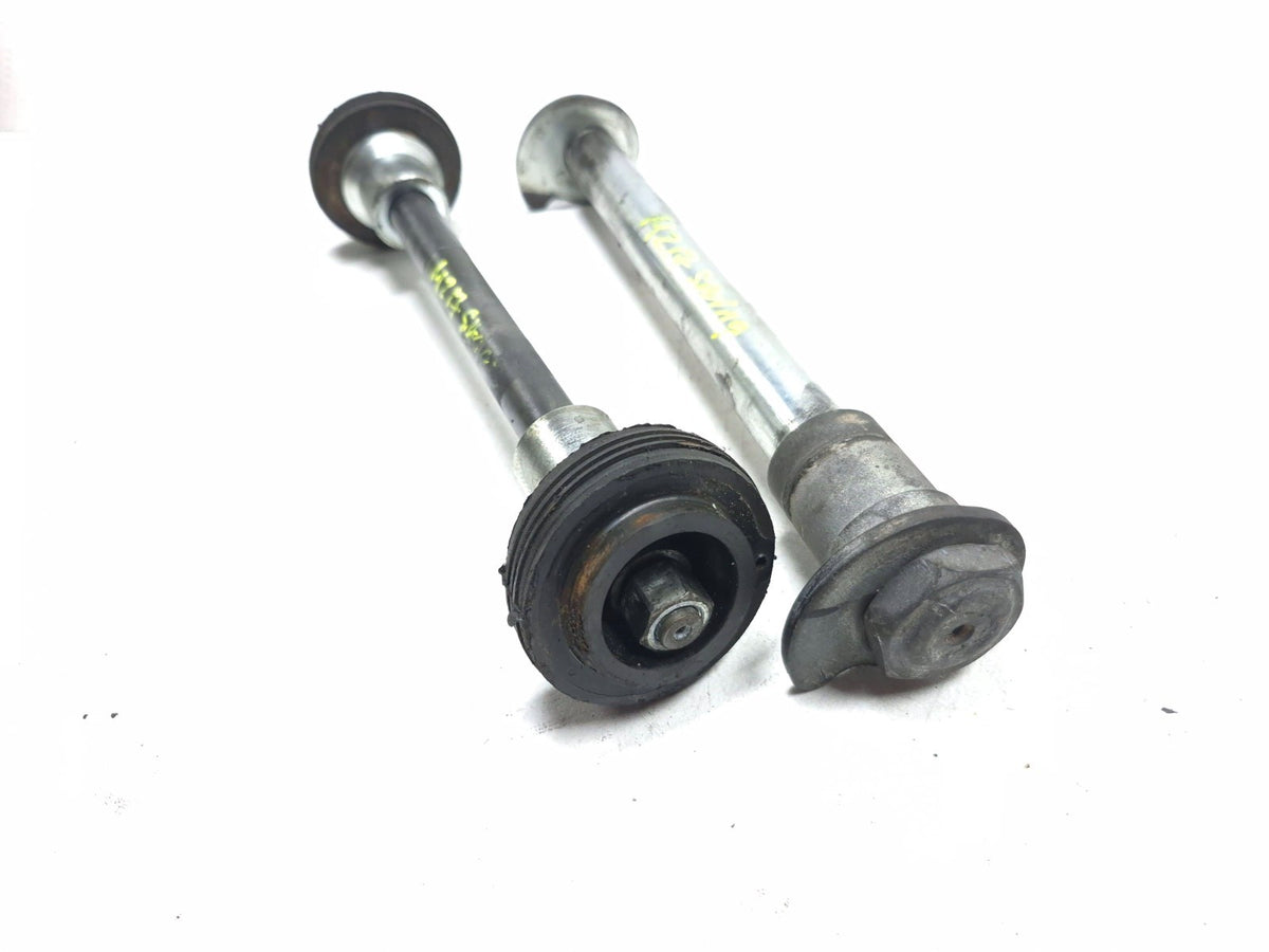 2002 Harley Davidson Touring Road King Rear Wheel Axle Shaft & Swingarm Bolt OEM