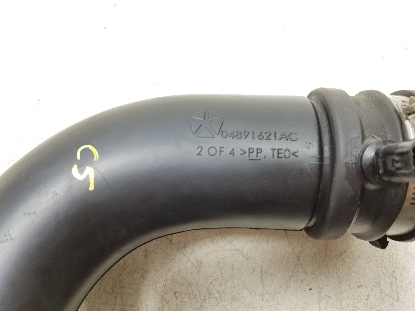 2010 Dodge Caliber Sxt Air Cleaner Hose OEM