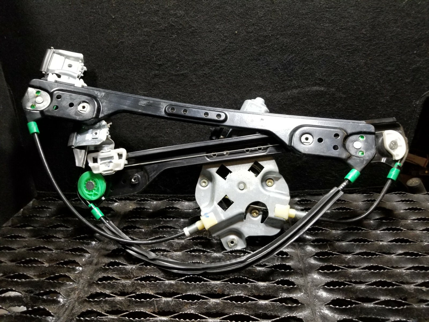 05 06 07 Dodge Magnum Front Right Passenger Door Window Regulator & Motor OEM