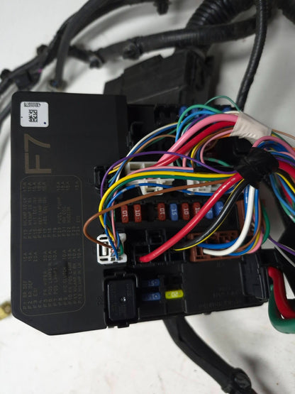 2015 Nissan Juke Main Fuse Box Wire Harness OEM