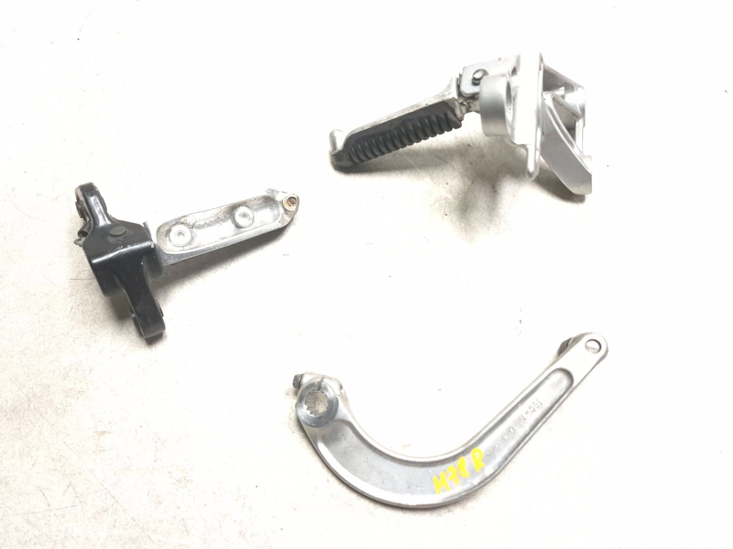 2006 Suzuki Katana Gsx600f Front & Rear Right Footpeg & Gear Lever 3 Pcs OEM