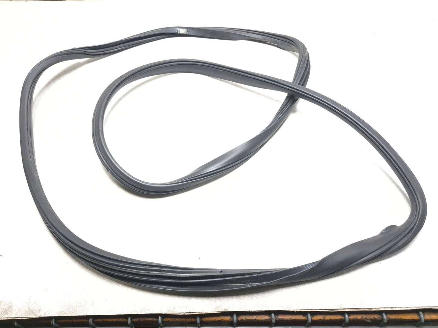 2008 Lincoln Navigator Rear Door & Window Weatherstrip Seal Passenger Side OEM