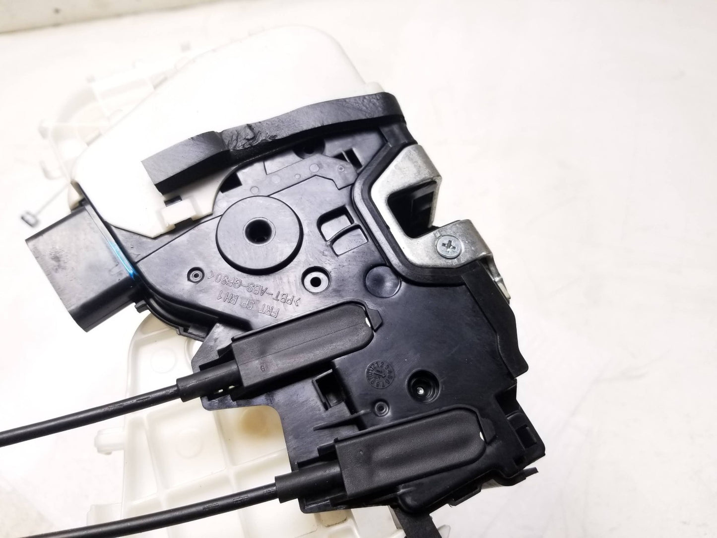 2014 - 2019 Kia Soul Door Lock Actuator Front Passenger Side Right OEM