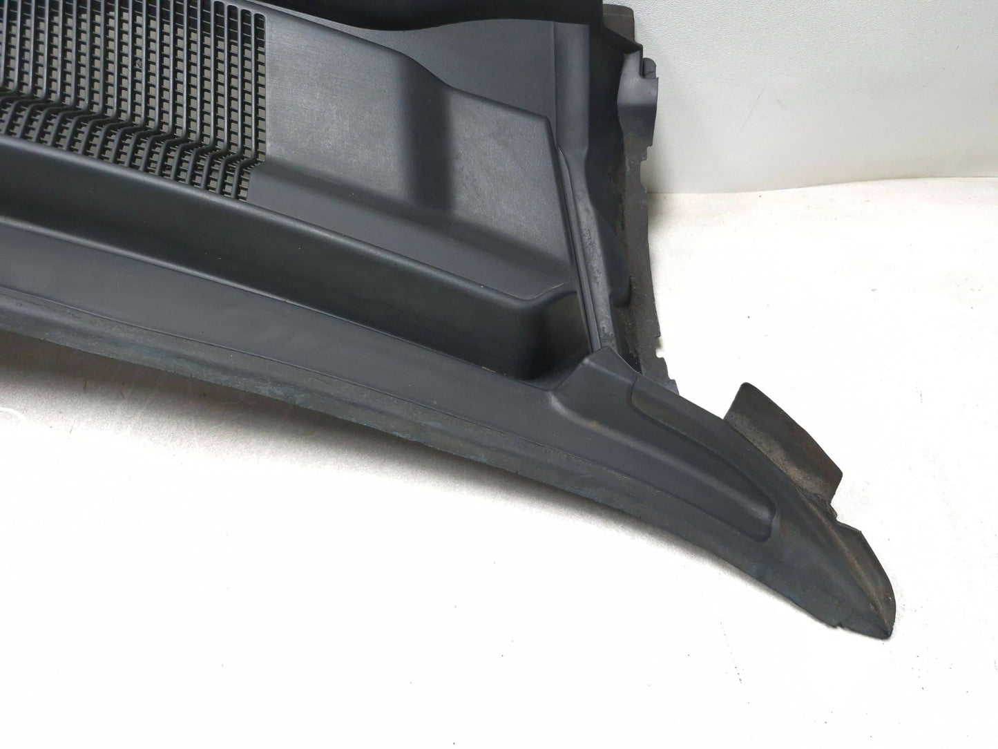 2013 Dodge Grand Caravan Windshield Wiper Motor Cowl Cover Oem✅