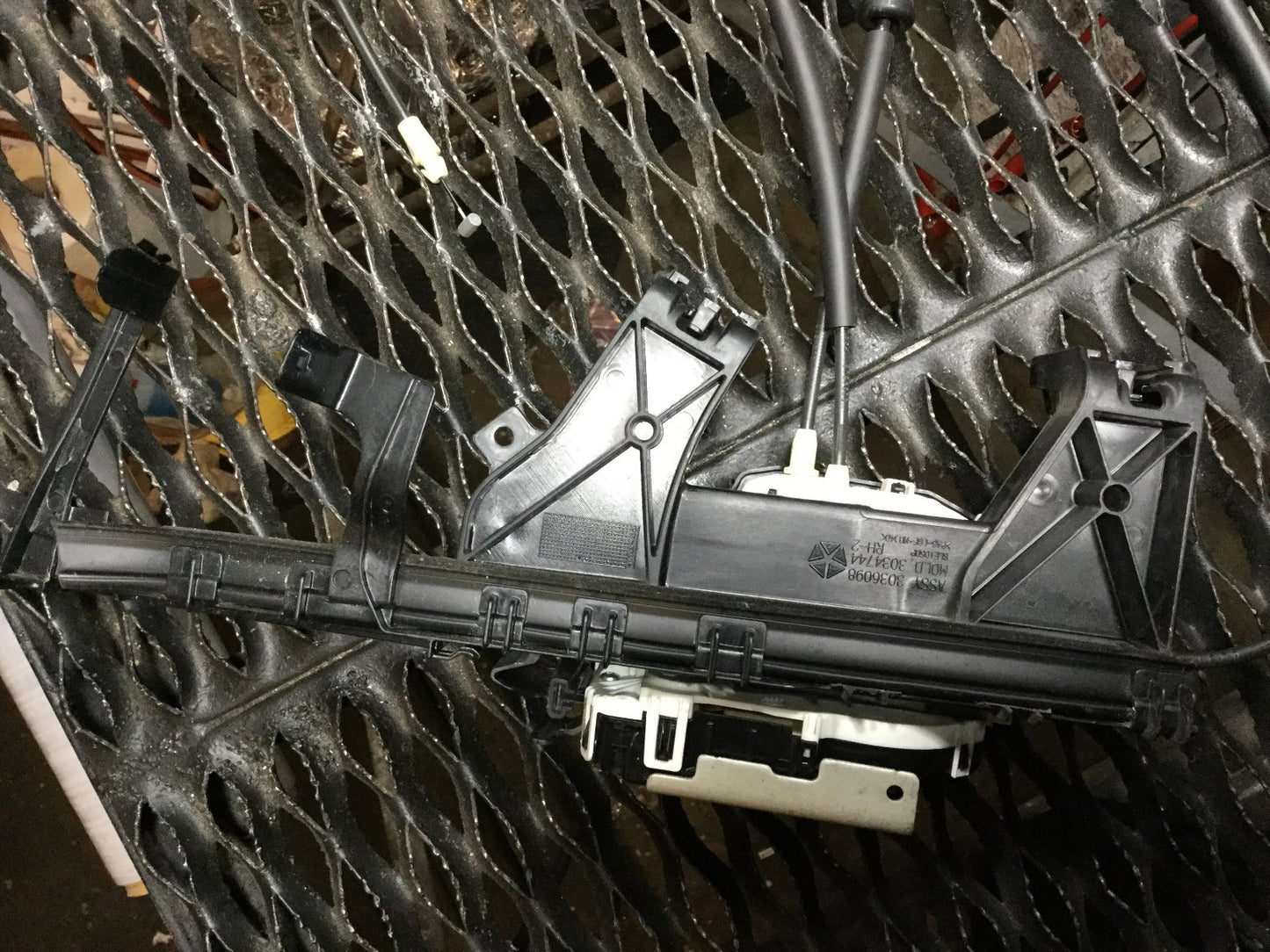 2015 Chrysler 200 Door Lock Actuator Front Passenger Side Right OEM