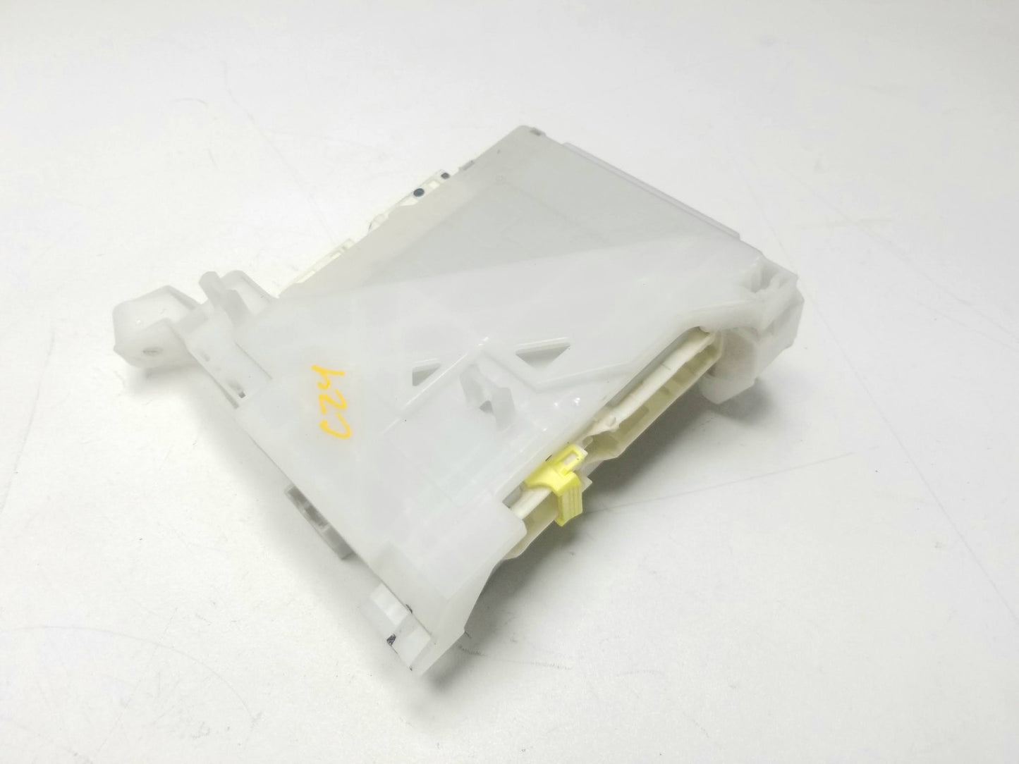 11-17 Lexus CT200h Cabin Fuse Box 82730-76021 OEM