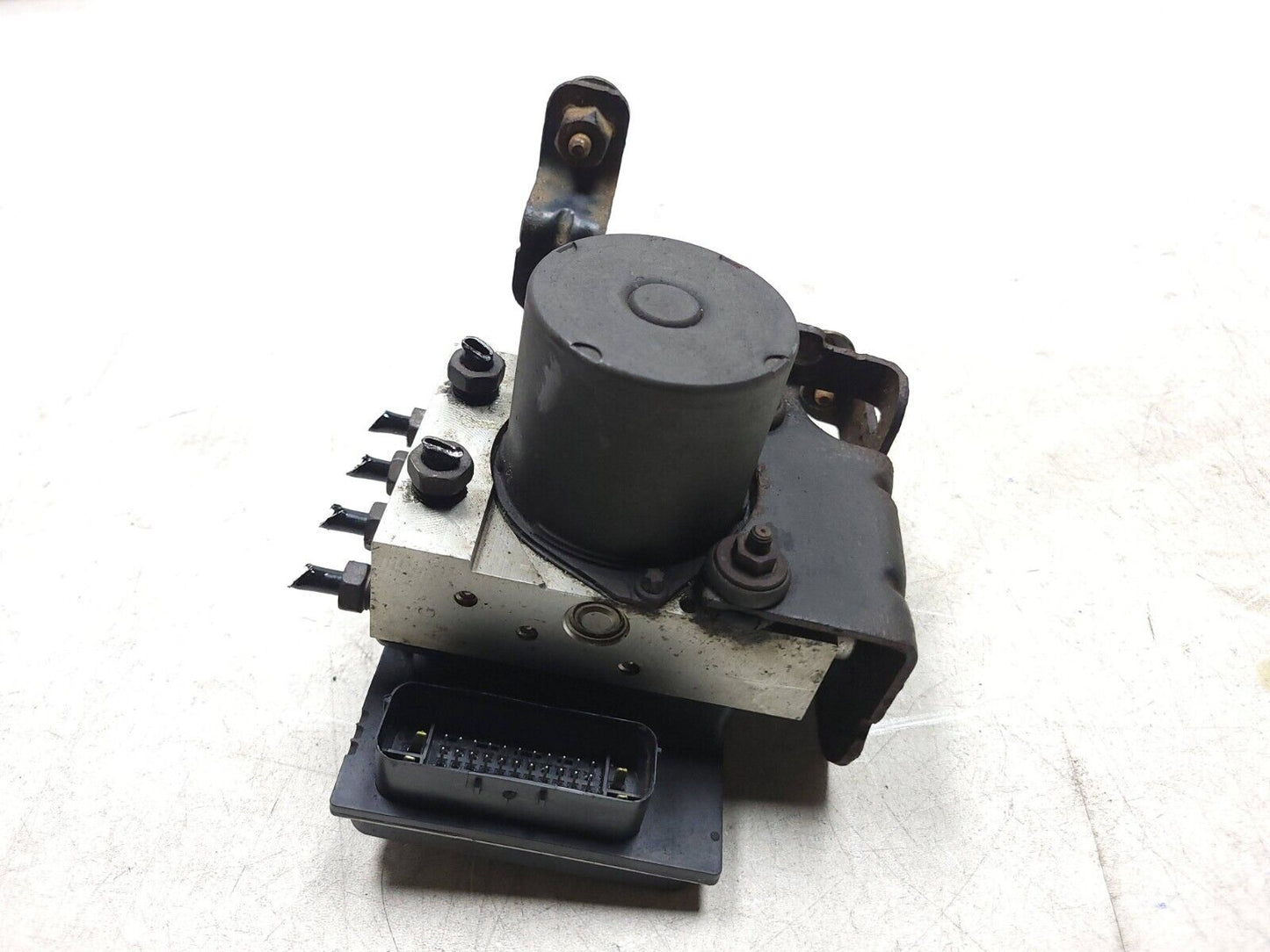 10-14 Chevrolet Suburban ABS Anti Lock Brake Pump 5.3l OEM *apl*