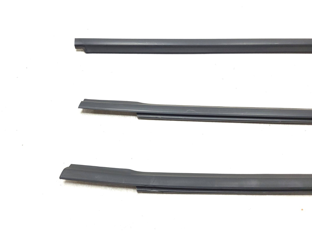 2016 Hyundai Accent Sedan Door Window Belt Molding Trim 3pcs OEM