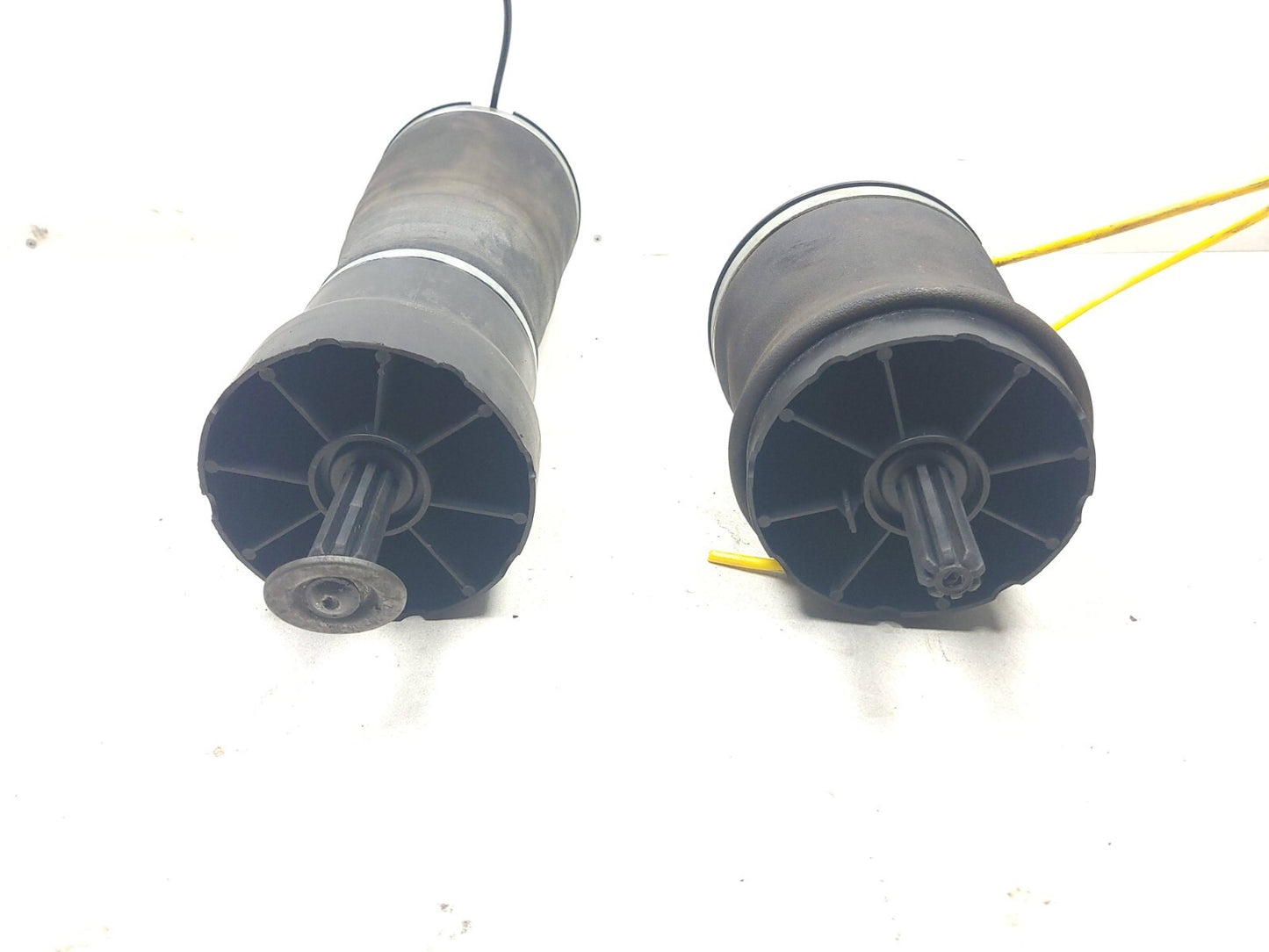 2007 Range Rover Rear Air Spring Pair OEM