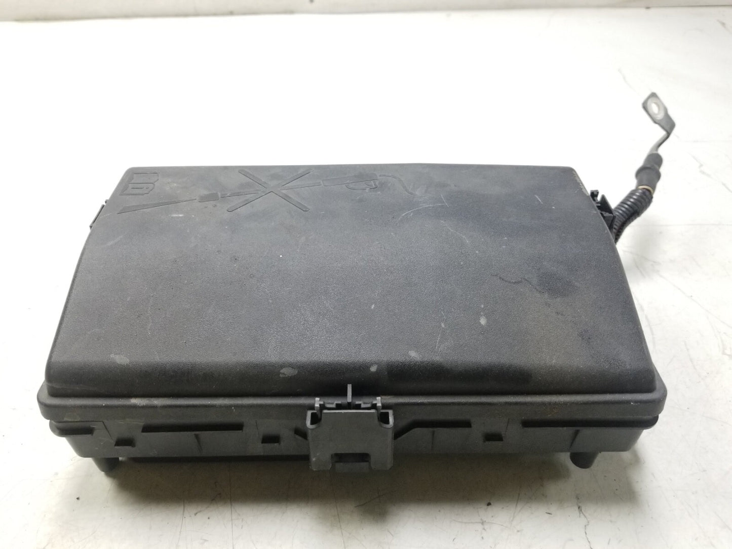 2010 - 2011 Cadillac SRX Engine Fuse Box Relay OEM