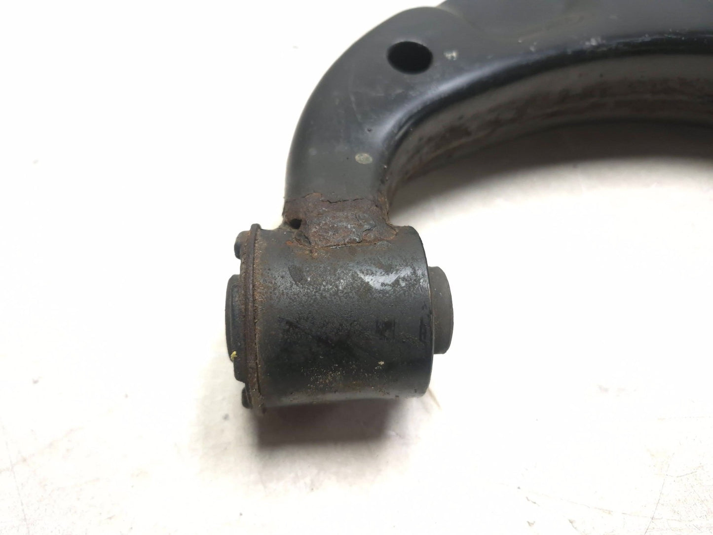 2008 Hyundai Tucson Front Left & Right Lower Control Arm Pair OEM