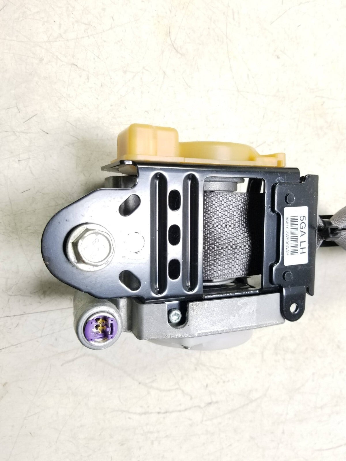 2011 - 2013 Kia Sportage Front Seat Belt Retractor Left & Right  OEM