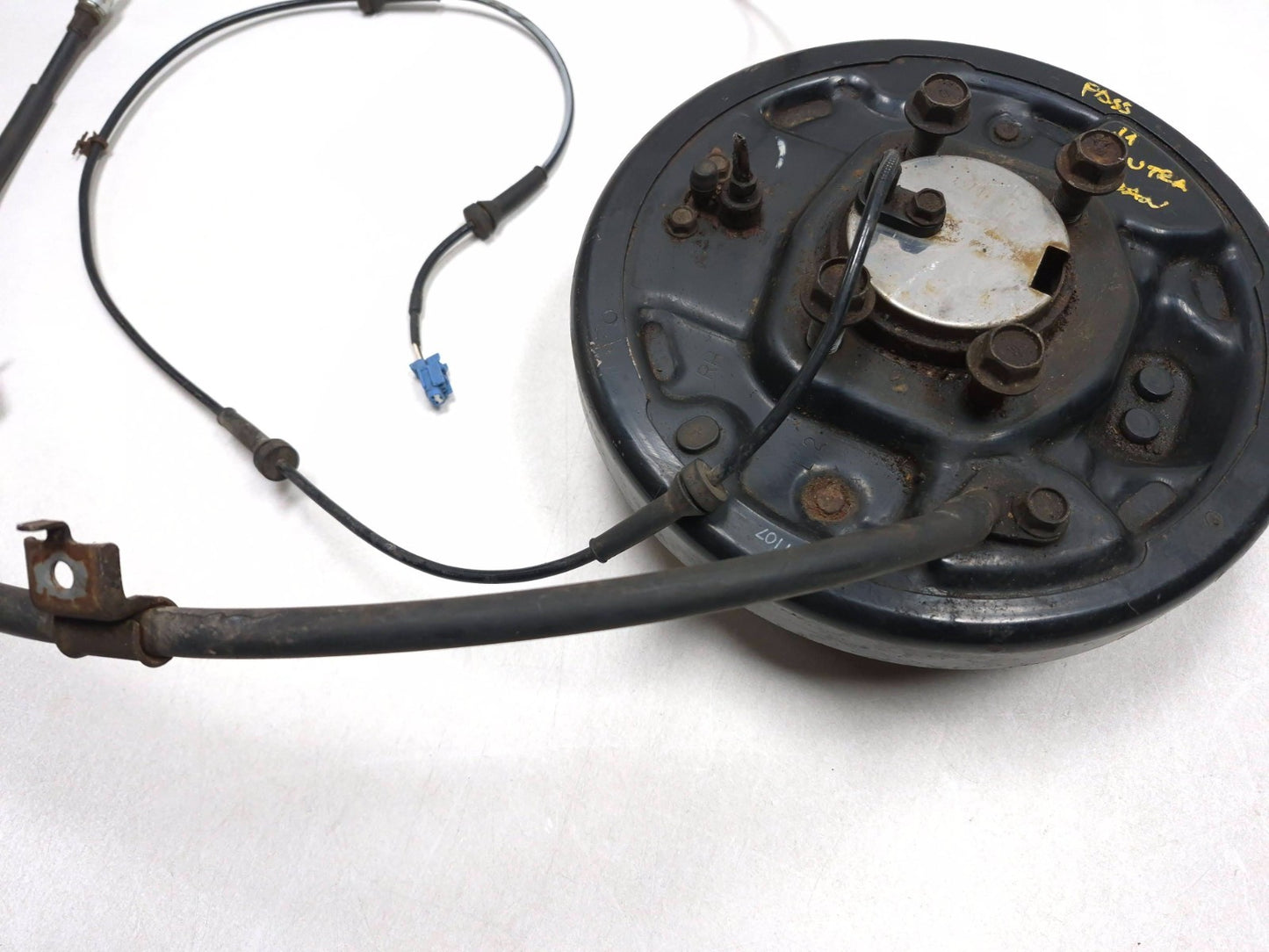 2011 Nissan Sentra Rear Spindle Knuckle Wheel Hub Passenger Side Right  OEM