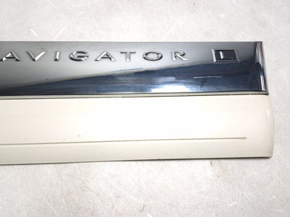 2008 Lincoln Navigator Front Door Lower Molding Passenger Side Right OEM