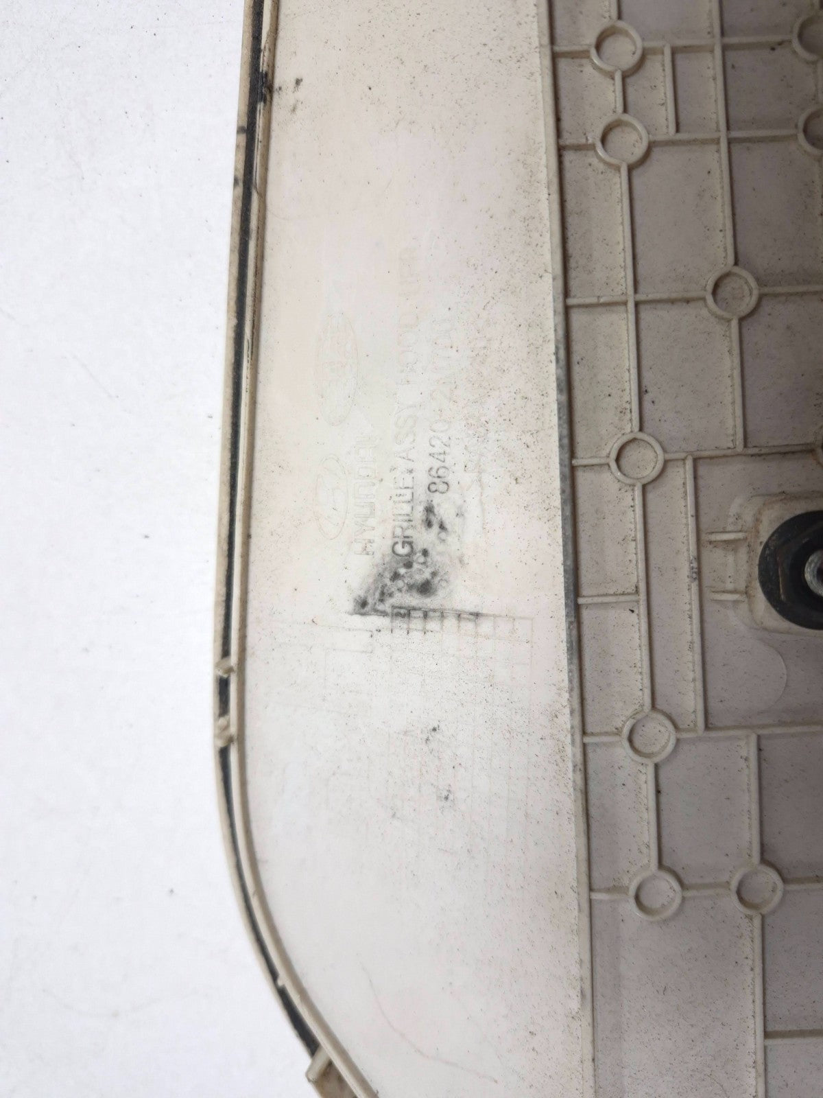 2013 Hyundai Genesis Coupe  Hood Grille Left & Right OEM