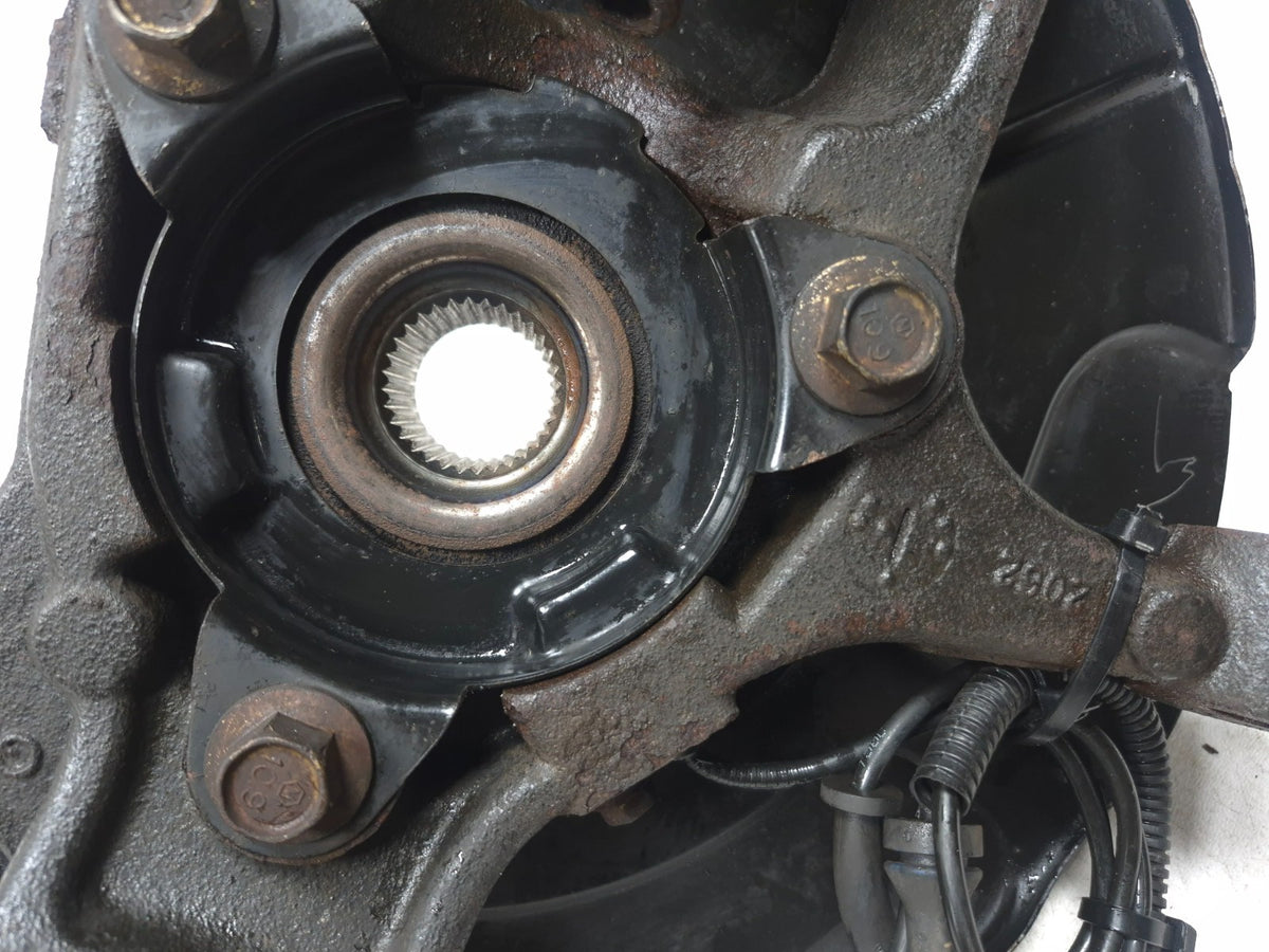 2012 Jeep Grand Cherokee Front Spindle Knuckle W/ Hub Right Passenger Side OEM