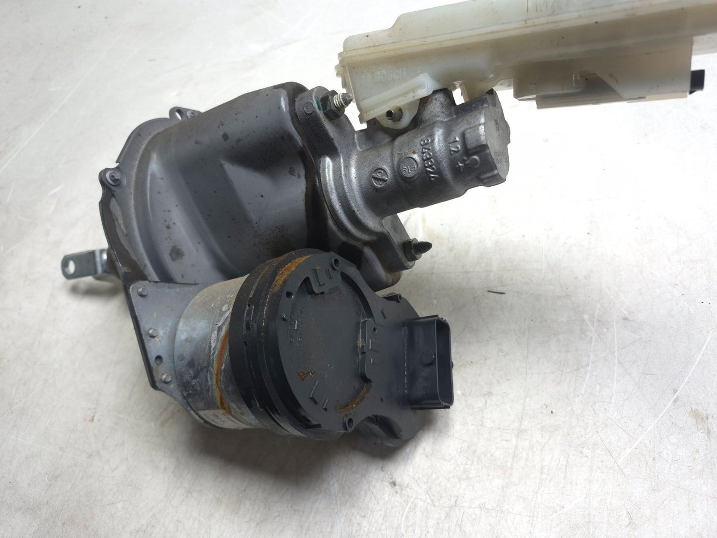2019 Tesla Model 3 Brake Booster Master Cylinder W/ Reservoir OEM