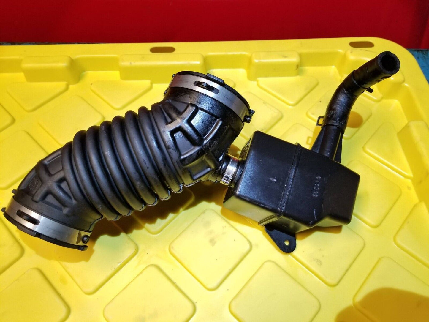 07 - 12 Nissan Sentra Air Intake Resonator Hose Pipe 2.0l OEM