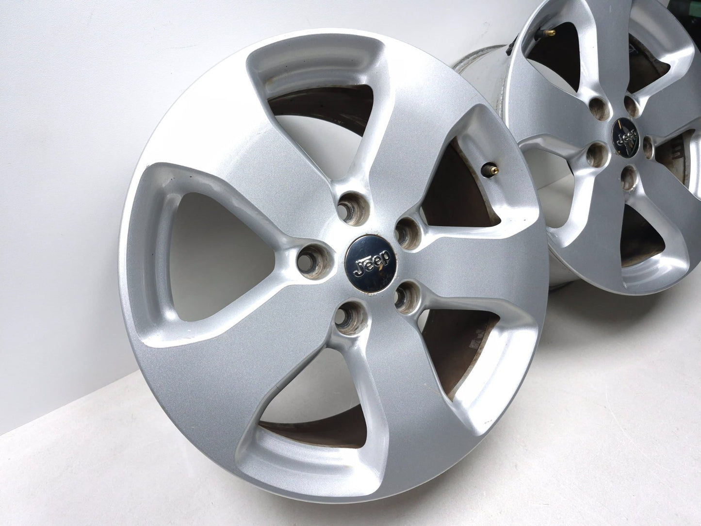 2012 Jeep Grand Cherokee Wheel Rim 18"x8 2pcs OEM