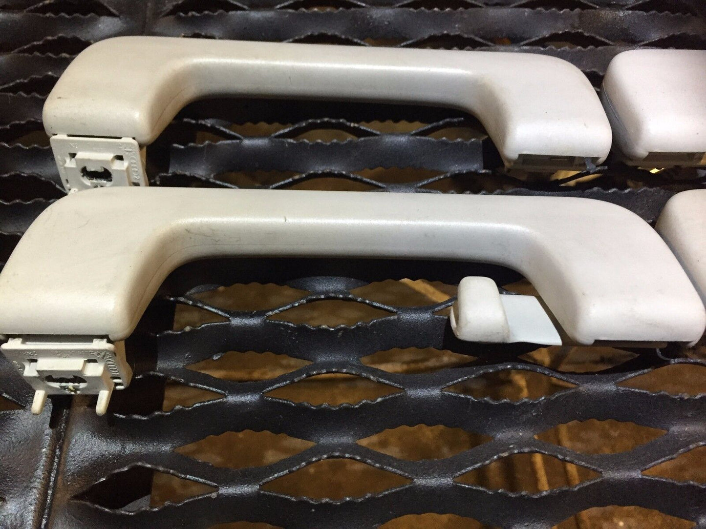 05 06 07 08 Audi A6 C6 Roof Grab Handle Set 4pcs 8p0857607 OEM