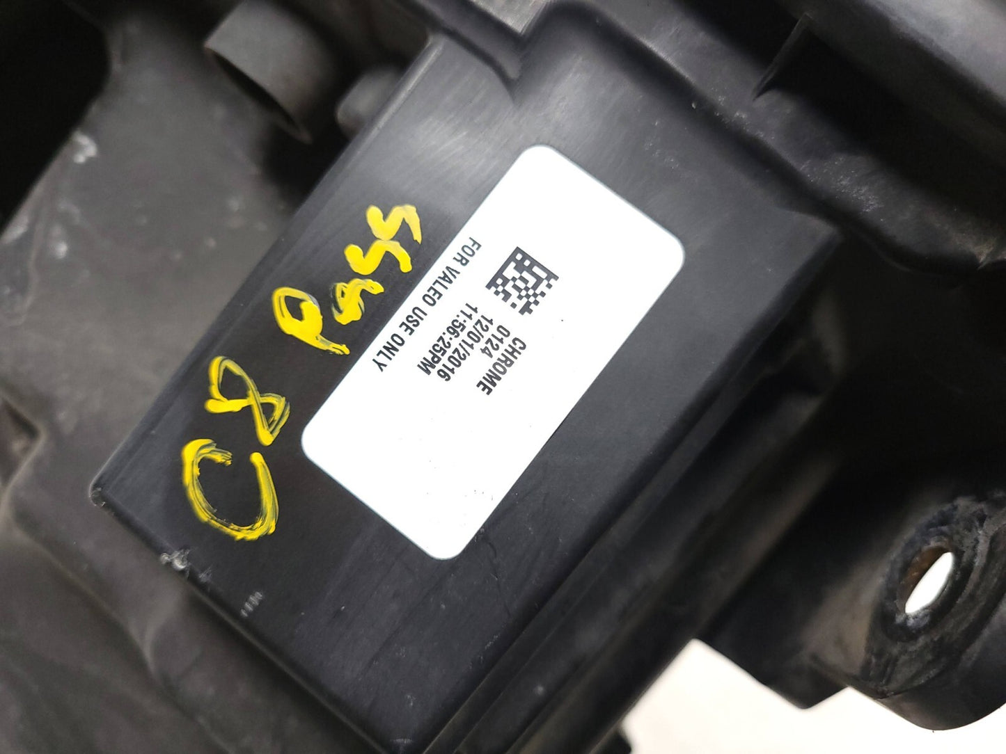 16-19 Chevrolet Silverado 1500 Headlight Left & Right OEM