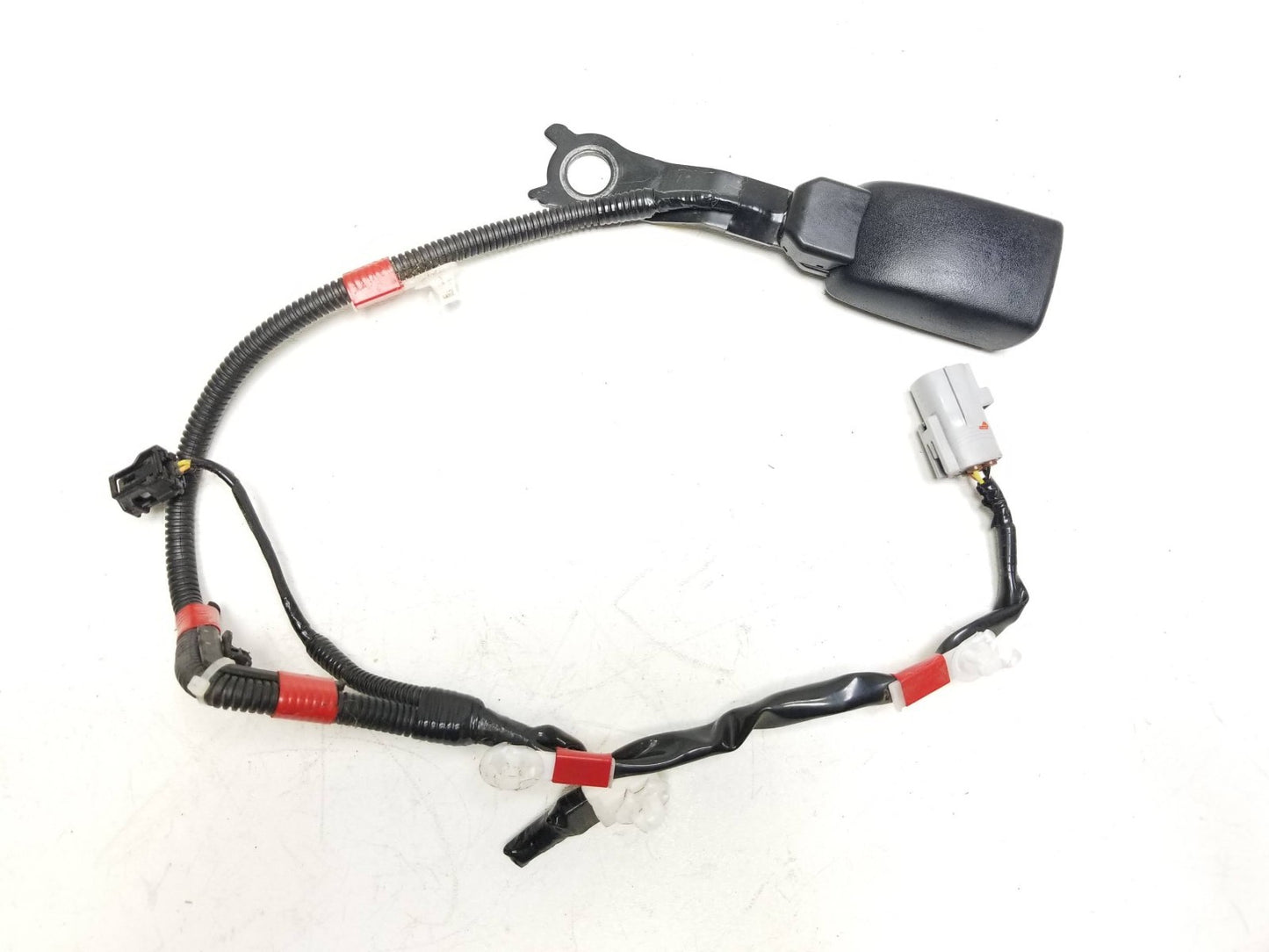 11-17 Lexus CT200h Front Driver Seat Belt Buckle Oem✅